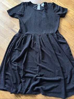 Women’s Lularoe Black Textured Amelia Dress